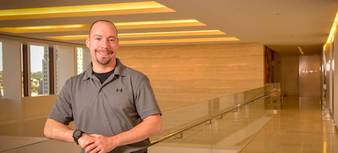 Pictured is Robert Toth, M.B.A. alumnus and associate lawyer for K&L Gates. | Photo by Jim Judkis