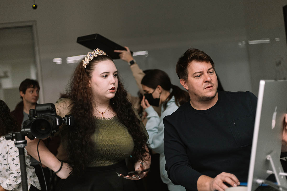 Point Park’s Photography Collective welcomed Adam Milliron, a food, product and lifestyle photographer to the Center for Media Innovation. Milliron shared lighting and photographic techniques and more during his on-campus visit.