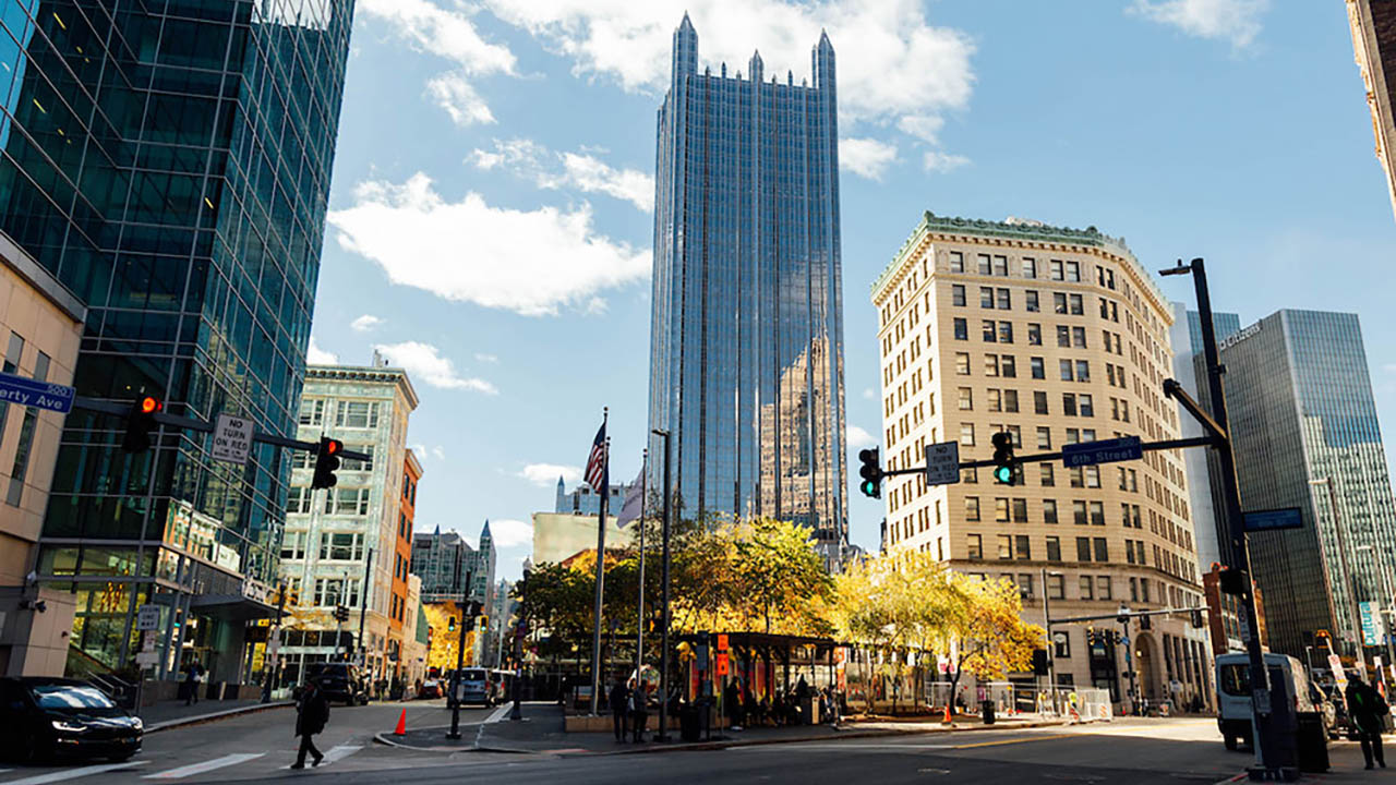 A photo of Downtown Pittsburgh by Ethan Stoner. 