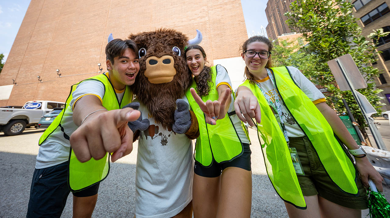 Point Park students with the Bison during move-in days. Photo | Paul Koontz