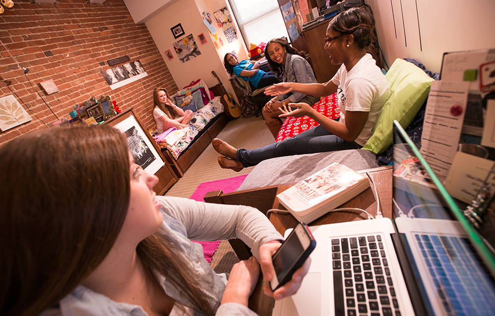 Pictured are students in the Boulevard Apartments. Photo by John McKeith