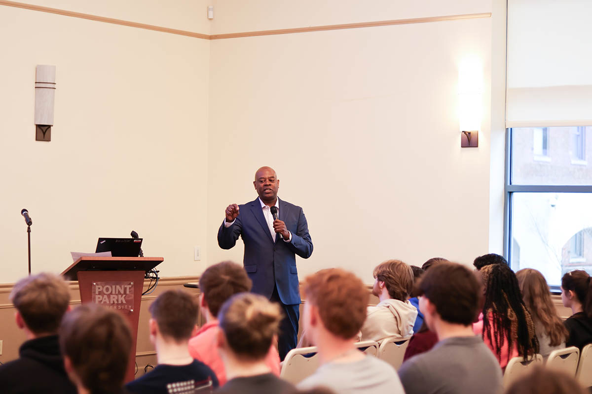 WTAE-TV's Andrew Stockey speaks to students at High School Media Day. Photo | Natalie Caine