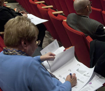 School of Business Professor Andrea Wachter takes notes as one of the judges for the 2010 Business Plan Contest. | Photo by Gabrielle Mazza