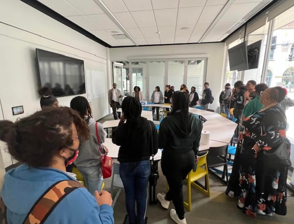 Aliquippa students visit Point Park's Center for Media Innovation. Submitted photo.