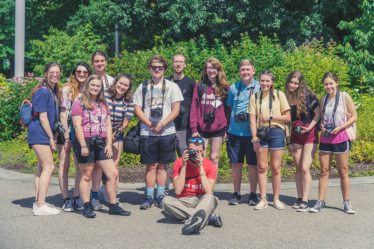 Students pose for a picture in Downtown Pittsburgh. Photo | Emma Federkeil