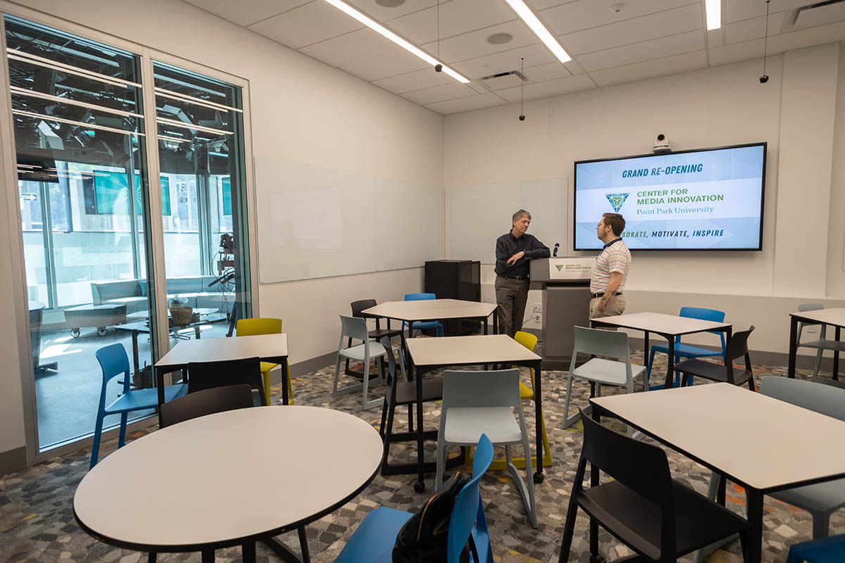 Multimedia newsroom in the CMI. Photo | John Altdorfer