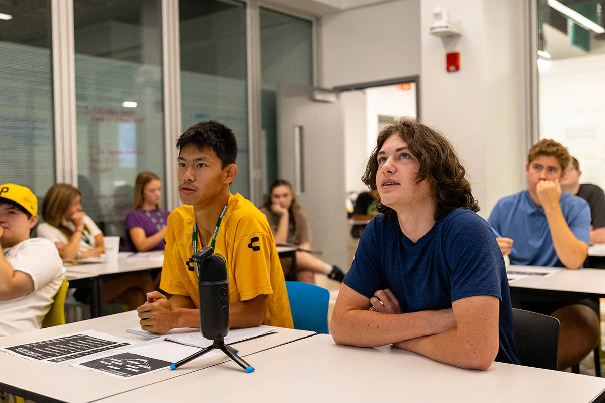 Alumnus Kyle Archer, enrollment outreach coordinator for the School of Communication, leads a session in the Center for Media Innovation.. Photo | Paul Koontz