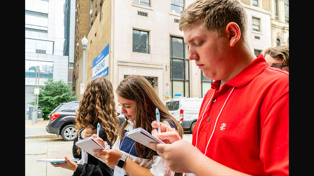 Students reporting in Downtown Pittsburgh. Photo | Emma Federkeil