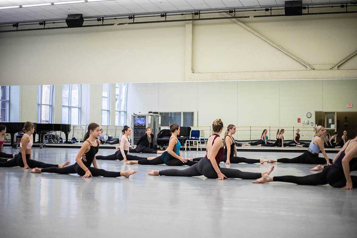 Alumna and former Rockette Eileen Grace hosted a Precision Jazz and Kick Line Workshop in the George Rowland White Performance Center. Photo | Hannah Johnston