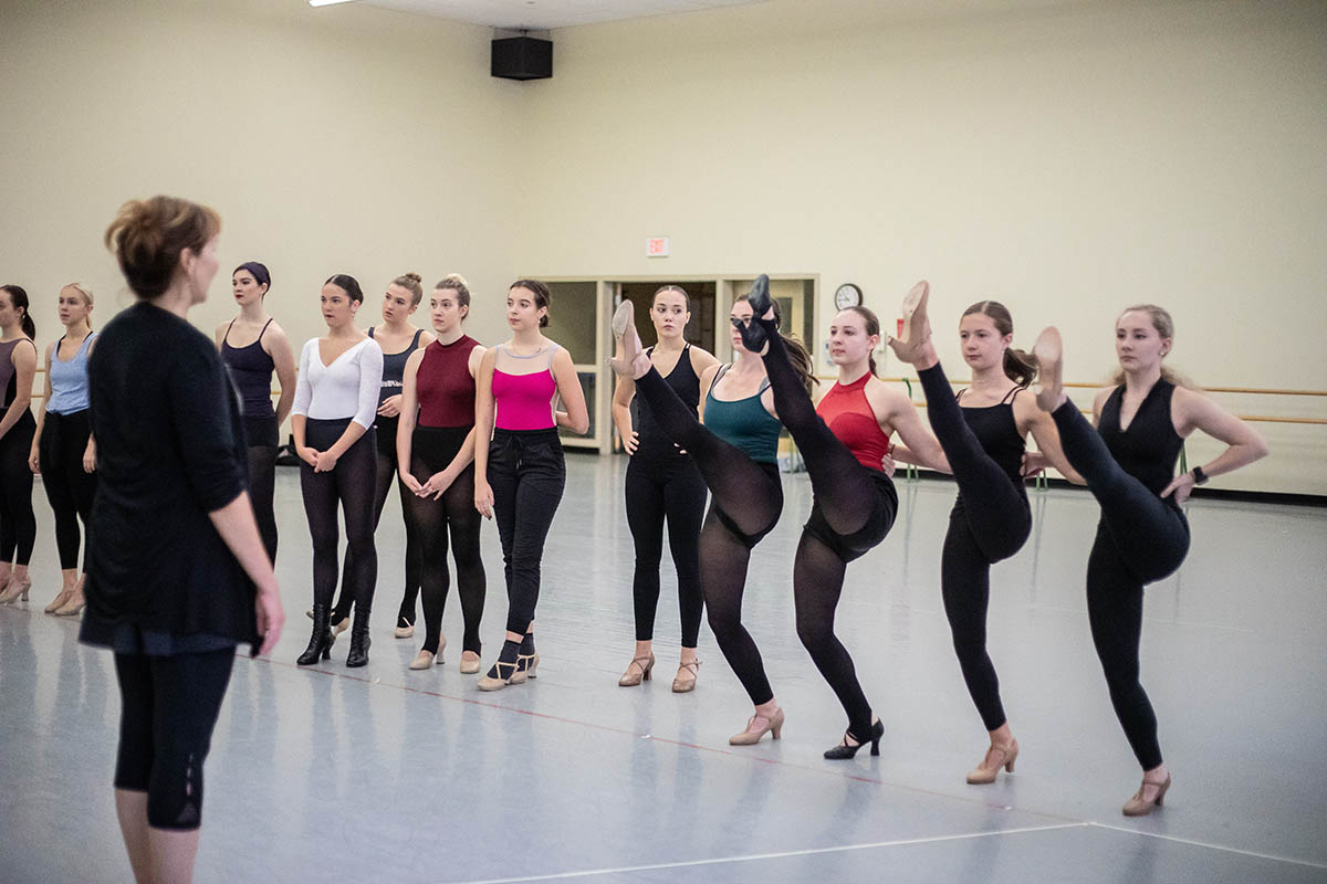 Alumna and former Rockette Eileen Grace hosted a Precision Jazz and Kick Line Workshop in the George Rowland White Performance Center. Photo | Hannah Johnston