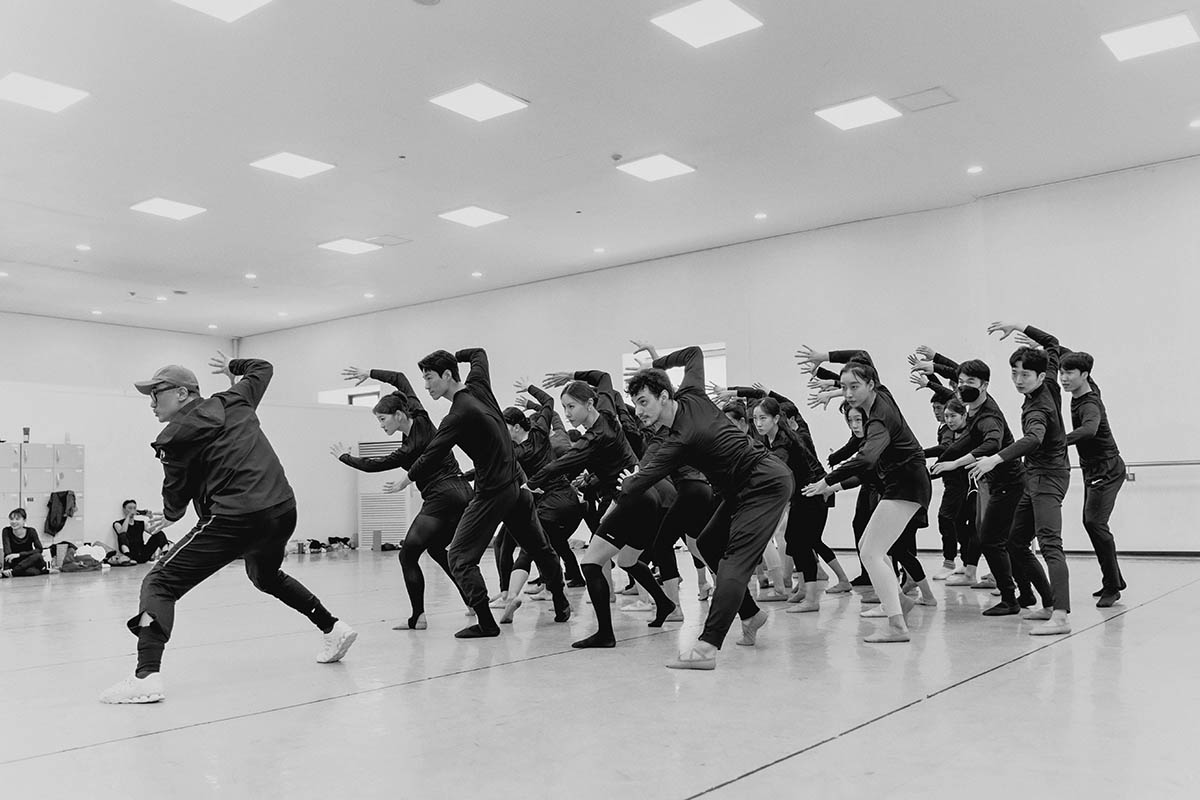 A scene from Divine, a ballet choreographed by Jae Man Joo. 