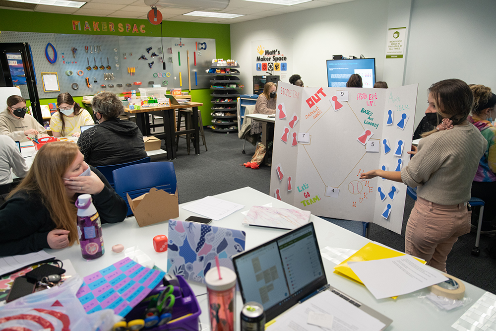 A class of students work on projects in Matt’s Maker Space Lab. Photo by Randall Coleman.