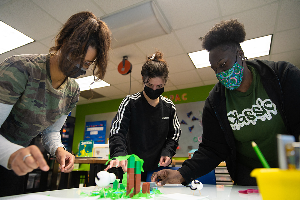 Students work together on a project in Matt's Maker Space Lab. Photo by Randall Coleman.