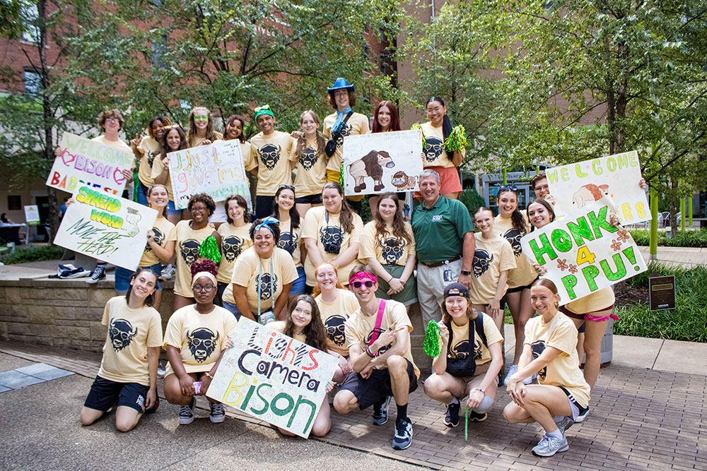 A group of students at move in.