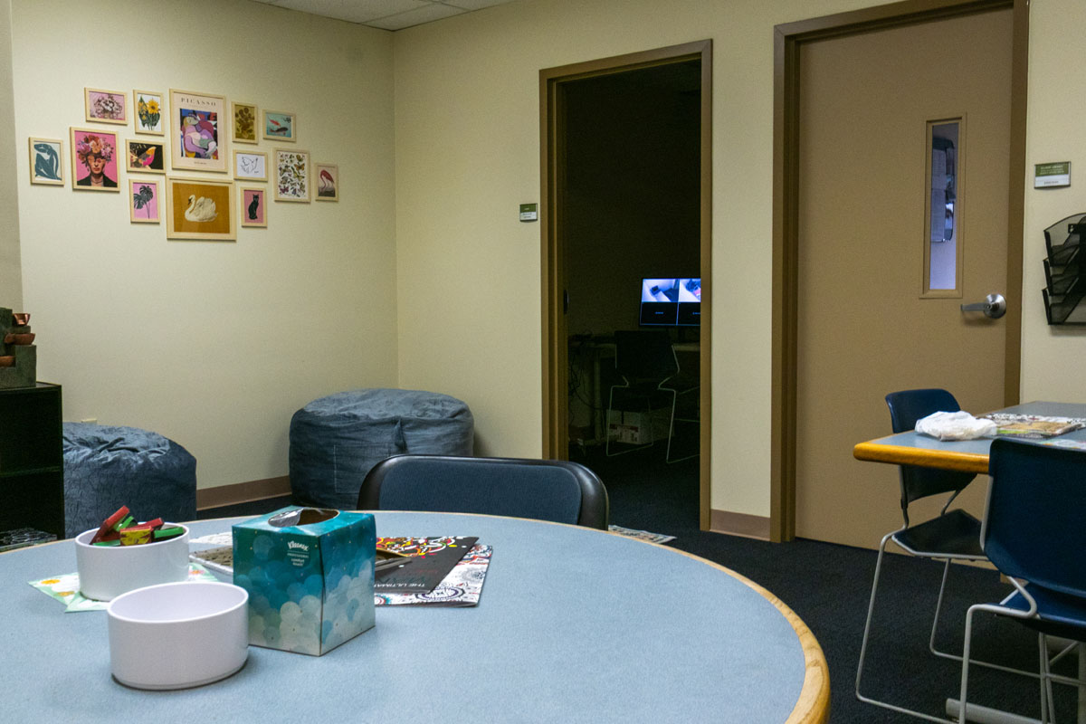 West Penn 511, a room with tables, chairs and comfy seats.