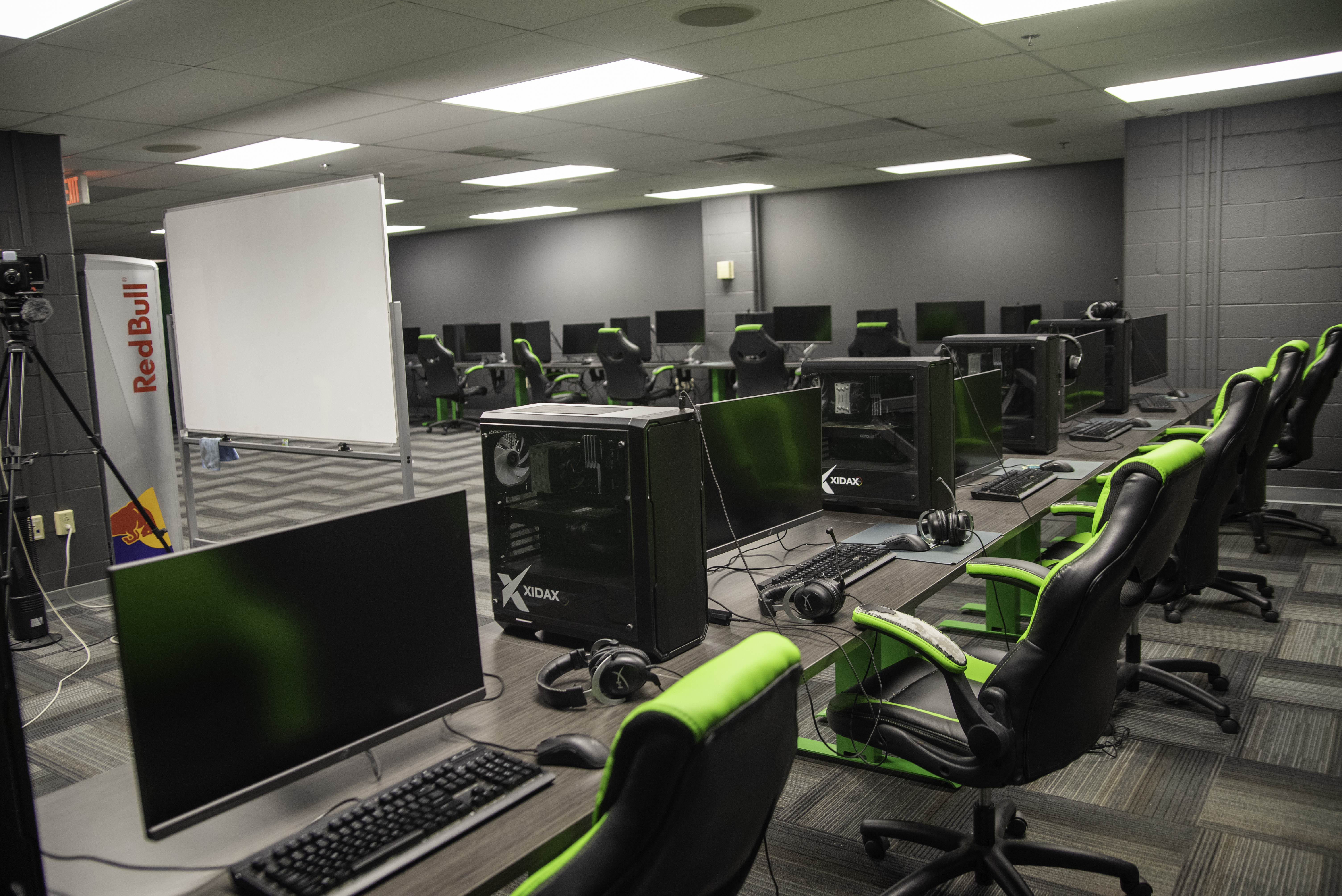 Tables of PCs for esports. 